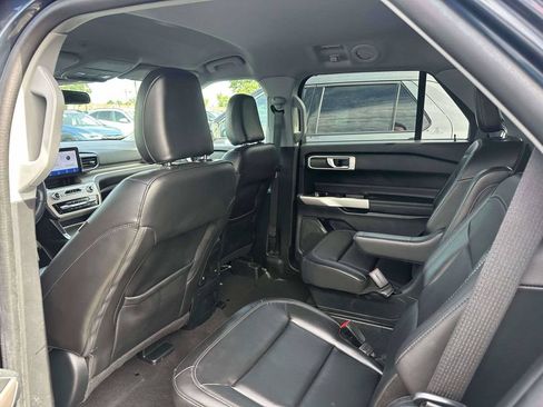 Used 2023 Ford Explorer XLT w/ Equipment Group 202A AWD/4WD image 10