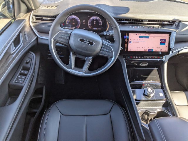 New 2027 Jeep Grand Cherokee Limited w/ Limited Altitude Package RWD image 18