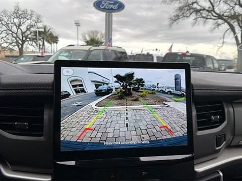 Used 2022 Ford Expedition XLT image 13