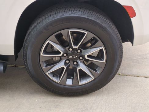 Certified 2022 Chevrolet Tahoe Z71 w/ Luxury Package image 12