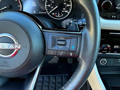 Used 2022 Nissan Rogue SL w/ SL Premium Package image 24