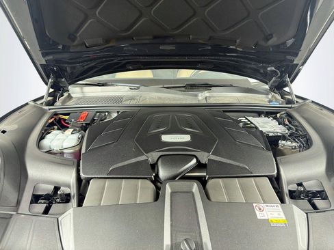 Certified 2023 Porsche Cayenne AWD/4WD image 37