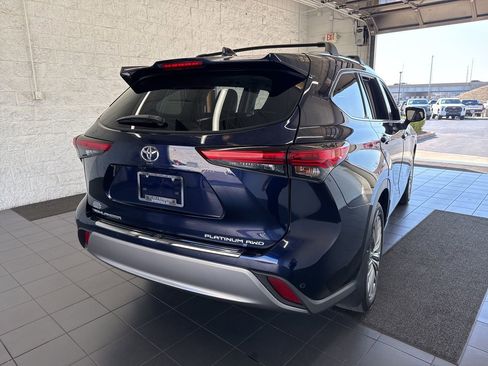 Used 2022 Toyota Highlander Platinum AWD/4WD image 7