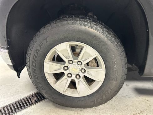 Used 2021 Chevrolet Silverado 1500 LT AWD/4WD image 9