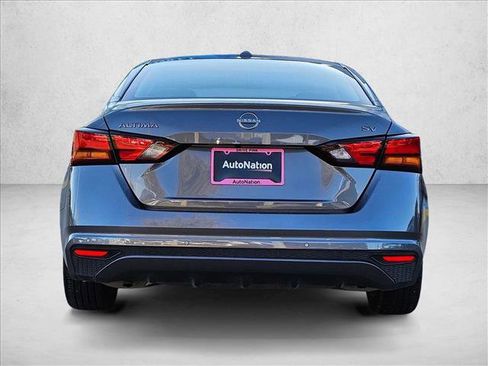 Used 2024 Nissan Altima 2.5 SV image 7