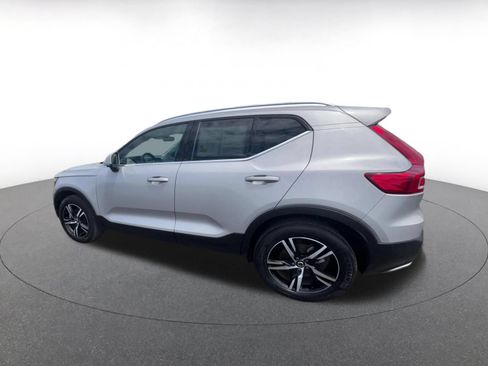 Used 2024 Volvo XC40 B5 Core AWD/4WD image 10
