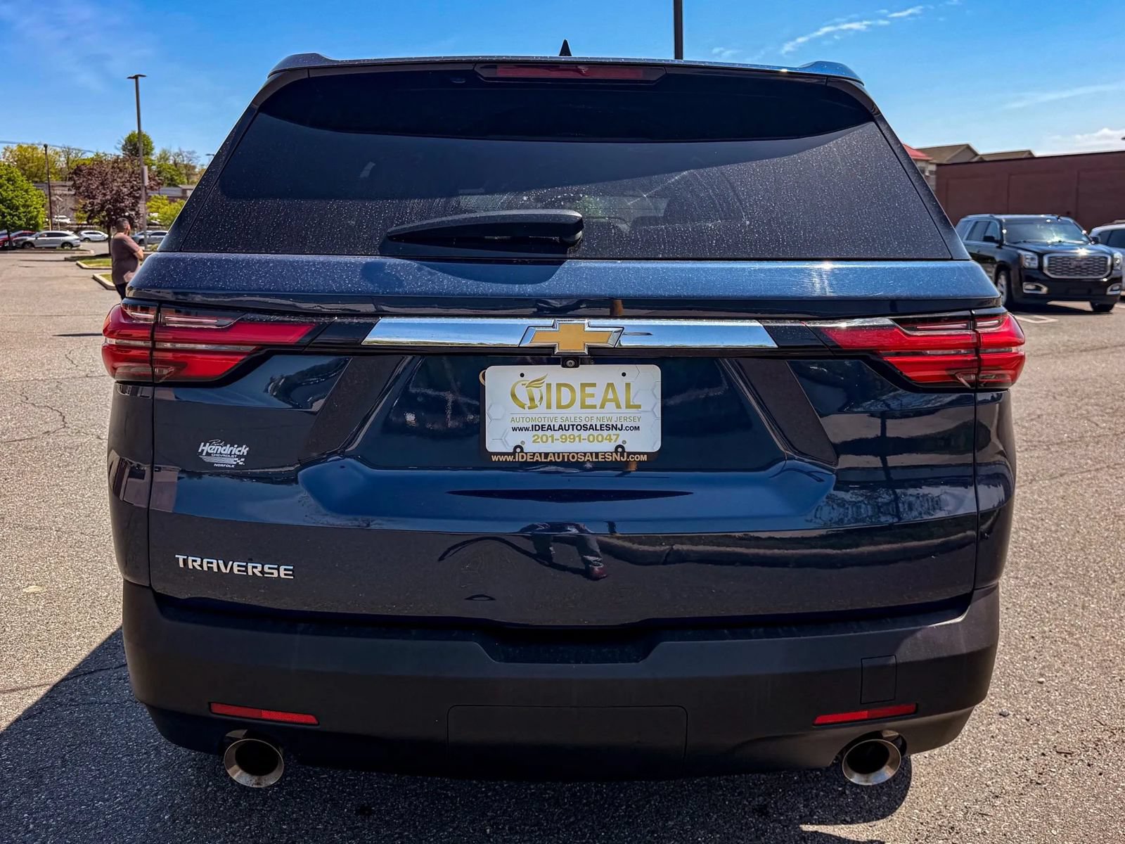 Used 2022 Chevrolet Traverse LS FWD image 6
