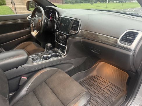 Used 2019 Jeep Grand Cherokee SRT AWD/4WD image 32