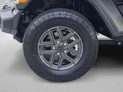 Used 2025 Jeep Wrangler Sport S image 23