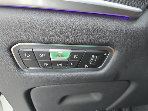 Used 2022 BMW X7 xDrive40i w/ M Sport Package image 29