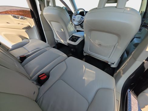 Used 2017 Volvo XC90 T6 Momentum w/ Vision Package AWD/4WD image 11