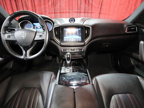 Used 2018 Maserati Ghibli GranLusso RWD image 15
