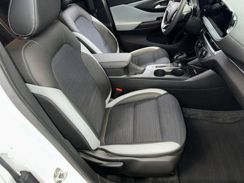 Certified 2024 Buick Envista Preferred w/ Convenience II Package image 31