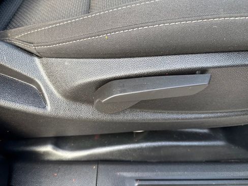 Used 2022 Chevrolet Colorado LT w/ Fleet Safety Package image 17