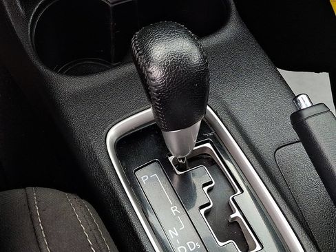 Used 2016 Mitsubishi Outlander AWD image 19