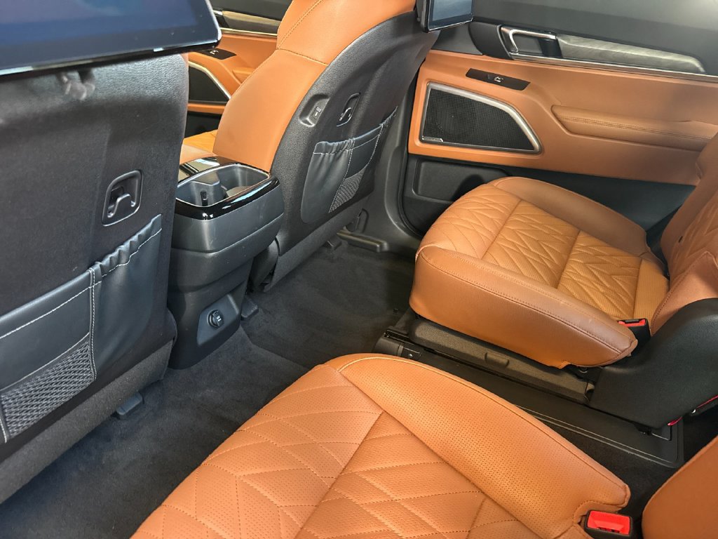 Used 2025 Kia Telluride AWD image 15