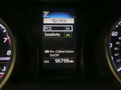 Used 2018 Toyota Camry SE image 37