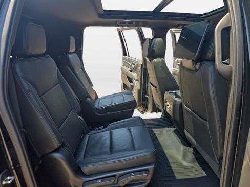 Used 2021 GMC Yukon XL Denali AWD/4WD image 18