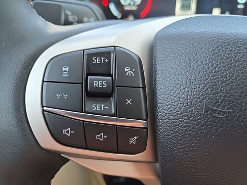 New 2025 Ford Explorer Active w/ Active Comfort Package image 15
