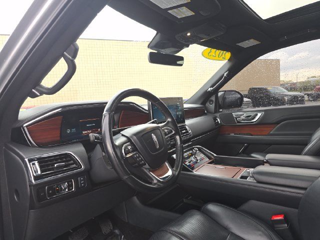 Used 2023 Lincoln Navigator Reserve AWD/4WD image 10