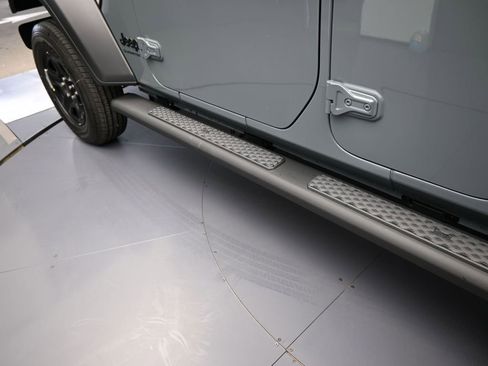 New 2026 Jeep Gladiator Sport image 25