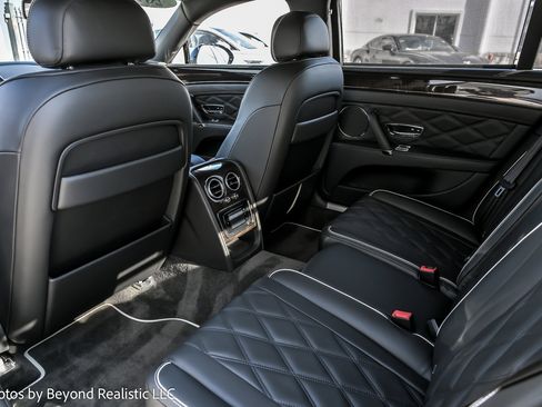 Used 2014 Bentley Flying Spur W12 image 23