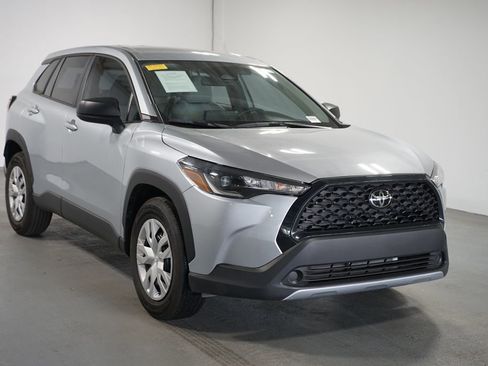 Used 2025 Toyota Corolla Cross L image 3