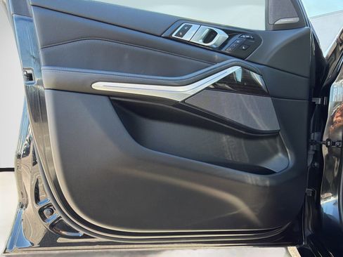 Used 2023 BMW X7 xDrive40i image 22