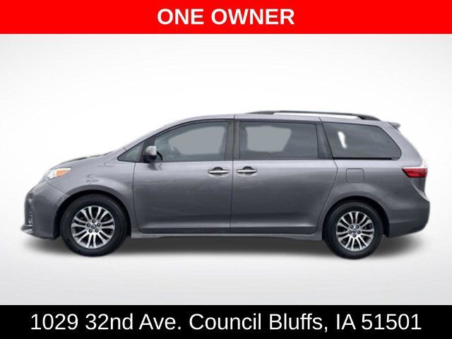 Used 2019 Toyota Sienna XLE Premium FWD image 4