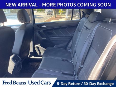Certified 2023 Volkswagen Tiguan SE w/ Panoramic Sunroof Package image 11