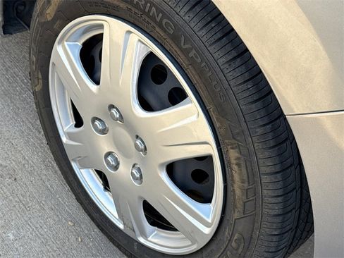 Used 2017 Honda Fit LX image 9