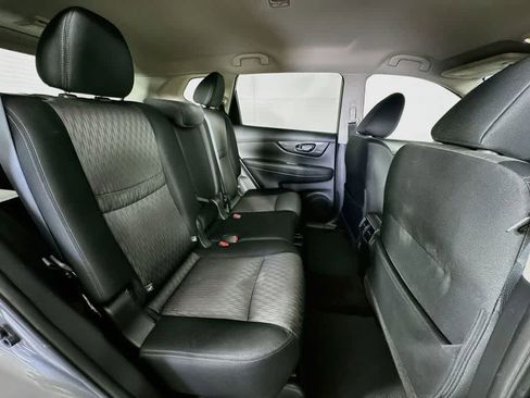 Used 2017 Nissan Rogue SV FWD image 31