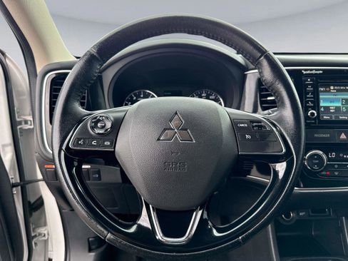 Used 2016 Mitsubishi Outlander SEL FWD image 26