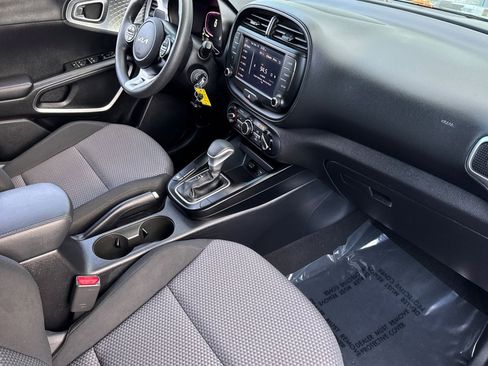 Used 2023 Kia Soul LX w/ Option Group 015 image 32