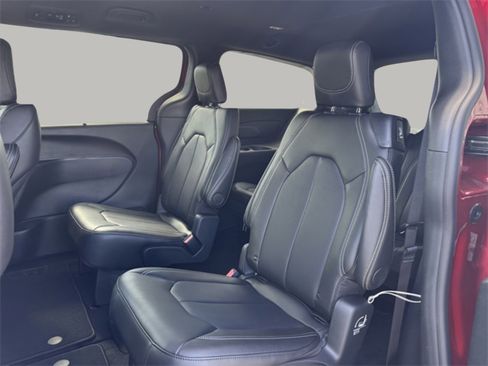 New 2026 Chrysler Pacifica Select image 17