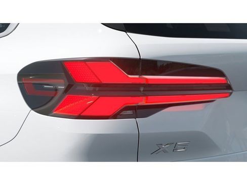 New 2026 BMW X5 sDrive40i w/ Premium Package image 8