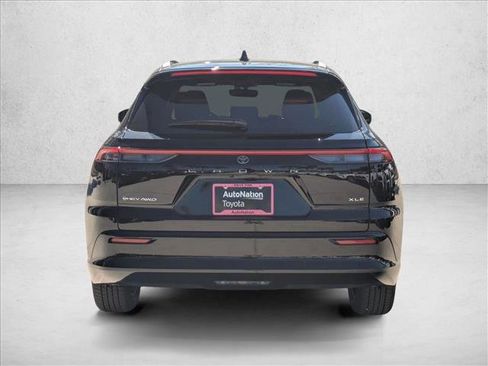 New 2025 Toyota Crown Signia image 7