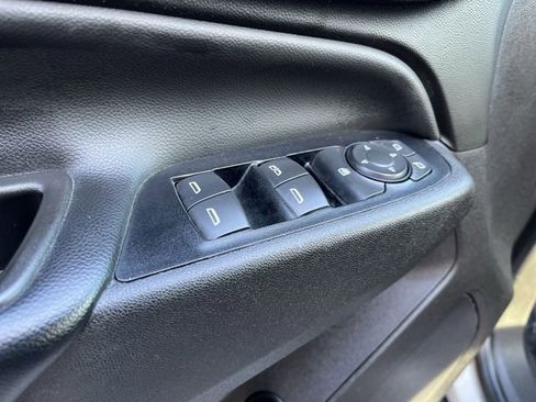 Used 2018 Chevrolet Equinox LT image 17