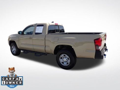 Used 2018 Toyota Tacoma SR5 RWD image 10
