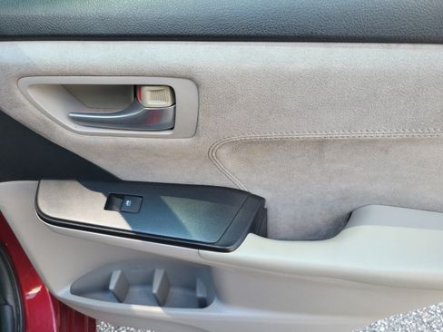 Used 2015 Toyota Camry XSE FWD image 15