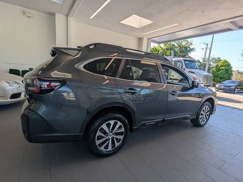 Used 2024 Subaru Outback Premium AWD/4WD image 13