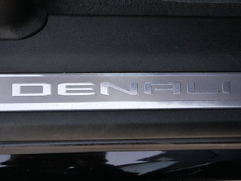 Used 2024 GMC Yukon Denali w/ Denali Reserve Package AWD/4WD image 17