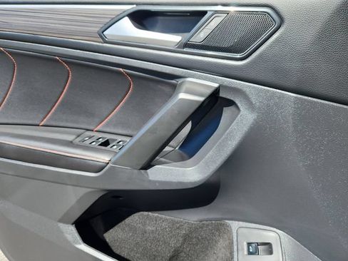 Certified 2024 Volkswagen Tiguan SE AWD/4WD image 6