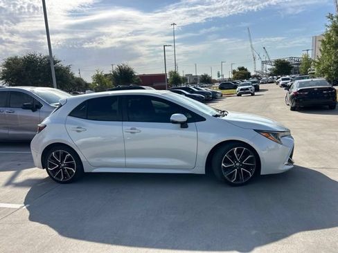 Used 2019 Toyota Corolla XSE FWD image 2