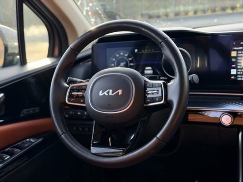 Used 2024 Kia Carnival SX Prestige image 23