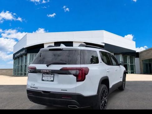 Certified 2023 GMC Acadia SLE w/ Driver Convenience Package AWD/4WD image 4
