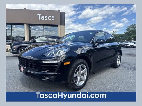 Used 2017 Porsche Macan AWD/4WD image 1