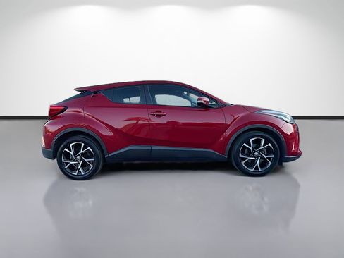 Used 2021 Toyota C-HR XLE FWD image 2