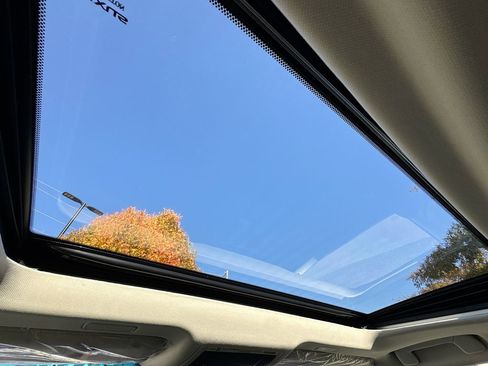 New 2025 Lexus ES 350 image 15