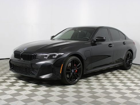 Used 2024 BMW 330e w/ M Sport Package RWD image 32
